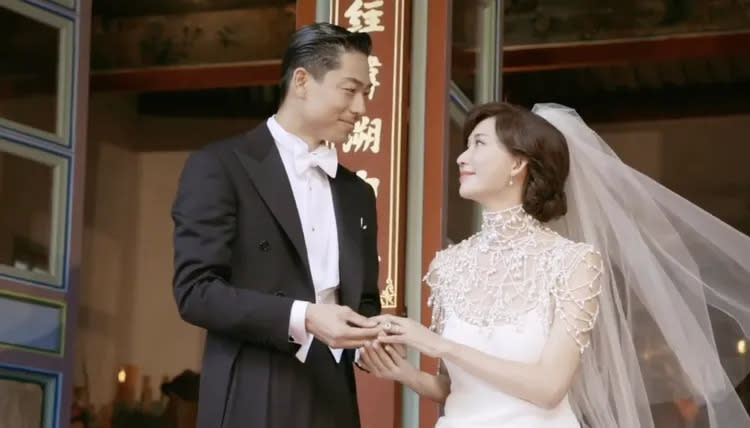 林志玲（右）與AKIRA於2019年結婚。翻攝自林志玲臉書