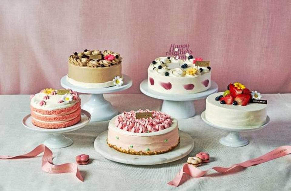 Tous les Jours’ “Happy Mother’s Day collection” includes a variety of decorated cakes.