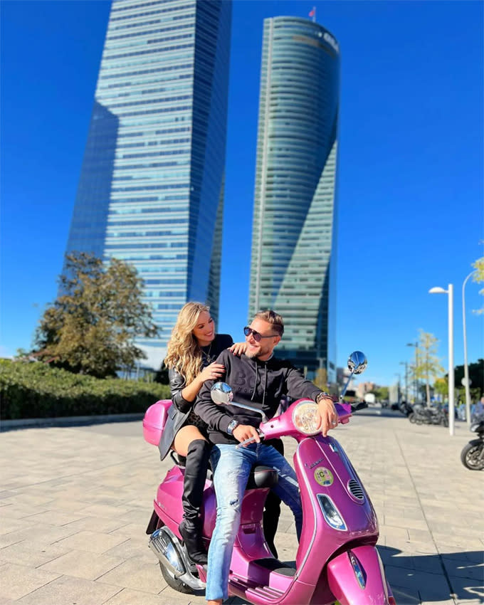 Antonio David Flores con Marta Riesco y Rocío Flores