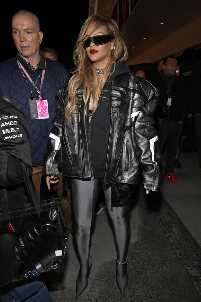 Rihanna's Tights-as-Pants Look Is the Only Tights-as-Pants Look I Will Be  Thinking About Going Forward