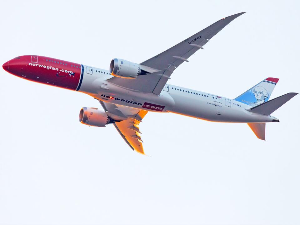 Nowegian Air Shuttle Boeing 787 Dreamliner aircraft approaching JFK International Airport: Getty