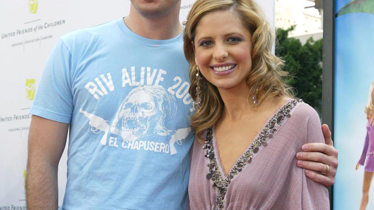 Freddie Prinze, Jr. and Sarah Michelle Gellar attend the film premiere of "Scooby-Doo 2" at Grauman's Chinese Theatre on March 20, 2004 in Hollywood, California