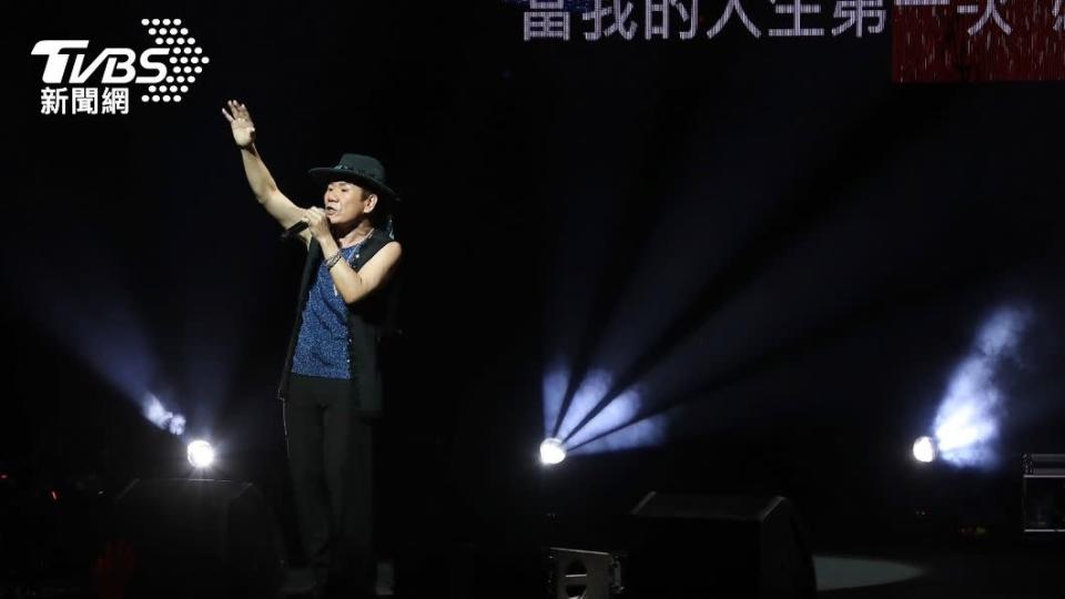 趙傳在演唱會上飆唱〈我終於失去了你〉等數十首經典。（圖／黃城碩攝）