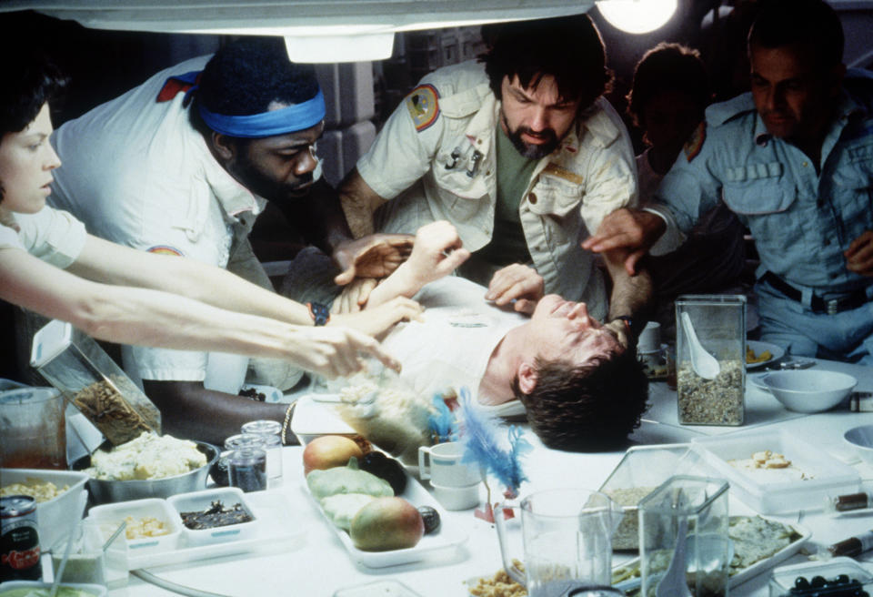 ALIEN : THE ACTORS DIDN'T KNOW WHAT THEY WERE IN FOR WHEN SHOOTING THE INFAMOUS CHEST BURST SCENE