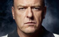 Auch wenn ihn viele erst seit "Breaking Bad" kennen: Hank-Darsteller Dean Norris ist bereits seit Jahrzehnten im Geschäft. Nachdem er in Harvard Sozialwissenschaften studiert hatte, ging er in den 80-ern zum Film und spielt seitdem zumeist Polizisten. Im Kino sah man ihn zuletzt 2019 im Gruselfilm "Scary Stories to Tell in the Dark". (Bild: AMC)