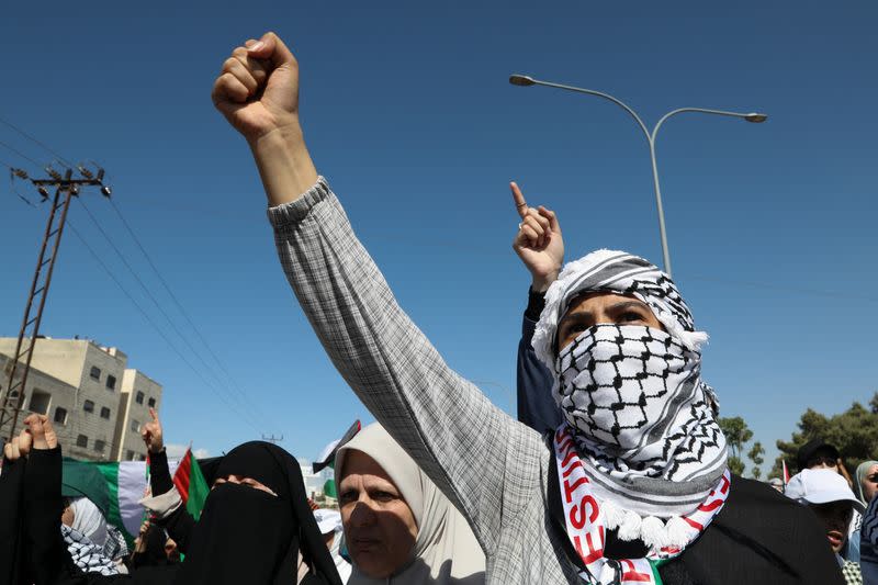 Jordanians protest in solidarity with Palestinians in Gaza, in Amman
