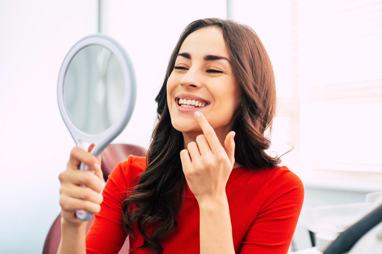 Pon tu mejor sonrisa con este blanqueador de dientes con más de 15.000 clientes satisfechos. Foto: Getty Images.