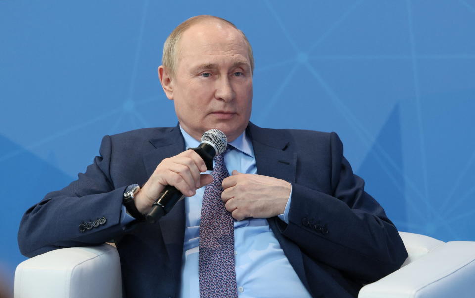 Russia's President Vladimir Putin attends a meeting with Russian young entrepreneurs and specialists ahead of the St. Petersburg International Economic Forum in Moscow, Russia June 9, 2022. Sputnik/Mikhail Metzel/Kremlin via REUTERS ATTENTION EDITORS - THIS IMAGE WAS PROVIDED BY A THIRD PARTY.