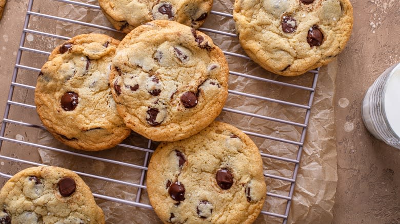 Cookies on wire rack