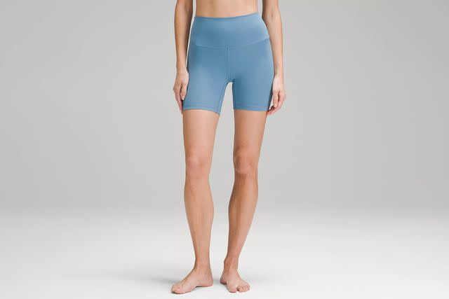 <p>lululemon</p>