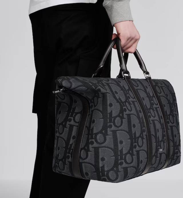 Dior WEEKENDER 40手袋，NT$96,000圖片來源：Dior官網