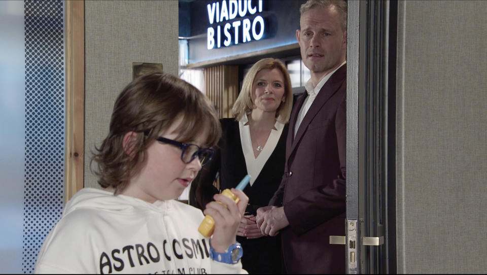 FROM ITV

STRICT EMBARGO -No Use Before Tuesday 7th December 2021

Coronation Street - Ep 10519

Sunday 26th December 2021

When Nick Tilsley [BEN PRICE] overhears Sam Blakeman [JUDE RIORDAN] speak to Hope on the walkie-talkies she got for Christmas heÕs overjoyed that heÕs finally broken his silence. 

Picture contact - David.crook@itv.com

This photograph is (C) ITV Plc and can only be reproduced for editorial purposes directly in connection with the programme or event mentioned above, or ITV plc. Once made available by ITV plc Picture Desk, this photograph can be reproduced once only up until the transmission [TX] date and no reproduction fee will be charged. Any subsequent usage may incur a fee. This photograph must not be manipulated [excluding basic cropping] in a manner which alters the visual appearance of the person photographed deemed detrimental or inappropriate by ITV plc Picture Desk. This photograph must not be syndicated to any other company, publication or website, or permanently archived, without the express written permission of ITV Picture Desk. Full Terms and conditions are available on  www.itv.com/presscentre/itvpictures/terms
