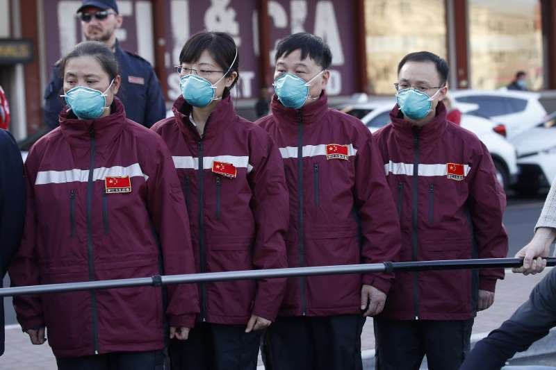 2020年3月，新冠肺炎（武漢肺炎，COVID-19）疫情蹂躪義大利，中國醫療人員馳援（AP）
