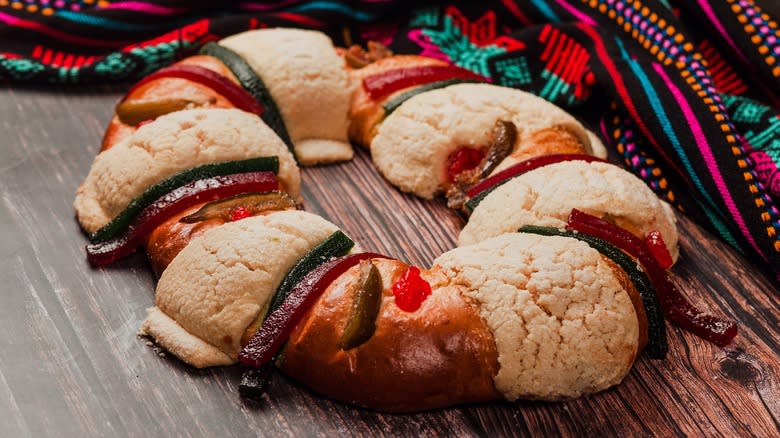 Mexican rosca de reyes