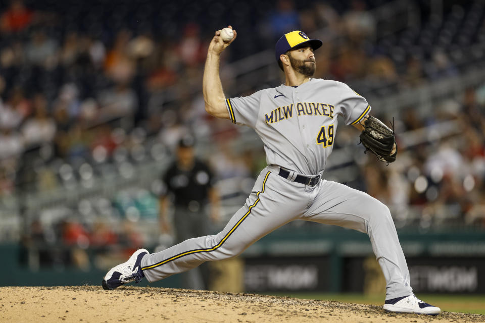 Milwaukee Brewers relief pitcher Luke Barker