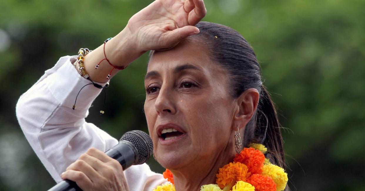 Claudia Sheinbaum se molesta en plena entrevista. Foto: Getty Images 