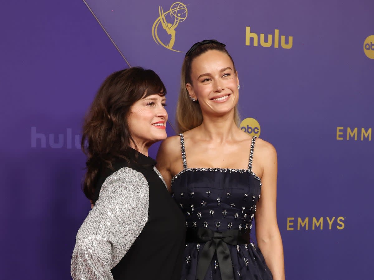 Brie Larson and her mother Heather Edwards attend the 76th Primetime Emmy Awards at Peacock Theater on 15 September 2024. (Getty Images)