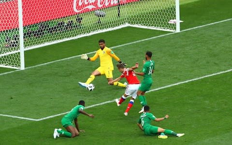 Denis Cheryshev doubles Russia's lead - Credit: Robbie Jay Barratt - AMA/Getty Images