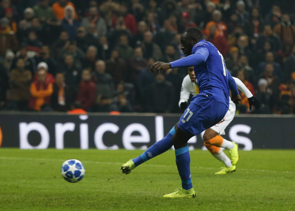 Porto forward Moussa Marega scores his side's second goal during the Champions League Group D soccer match between Galatasaray and Porto in Istanbul, Tuesday, Dec. 11, 2018. (AP Photo/Lefteris Pitarakis)