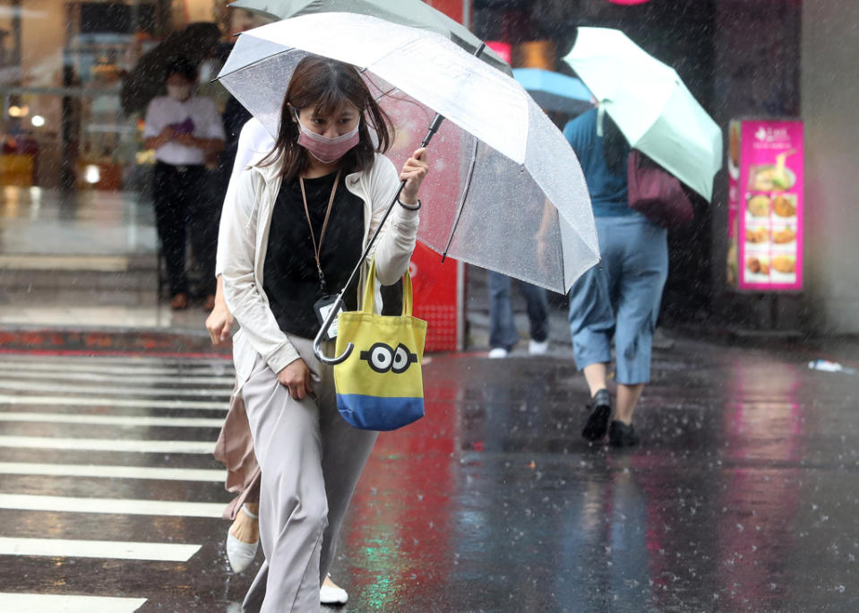 今天鋒面影響，全台有局部短暫雨機率。(資料照)