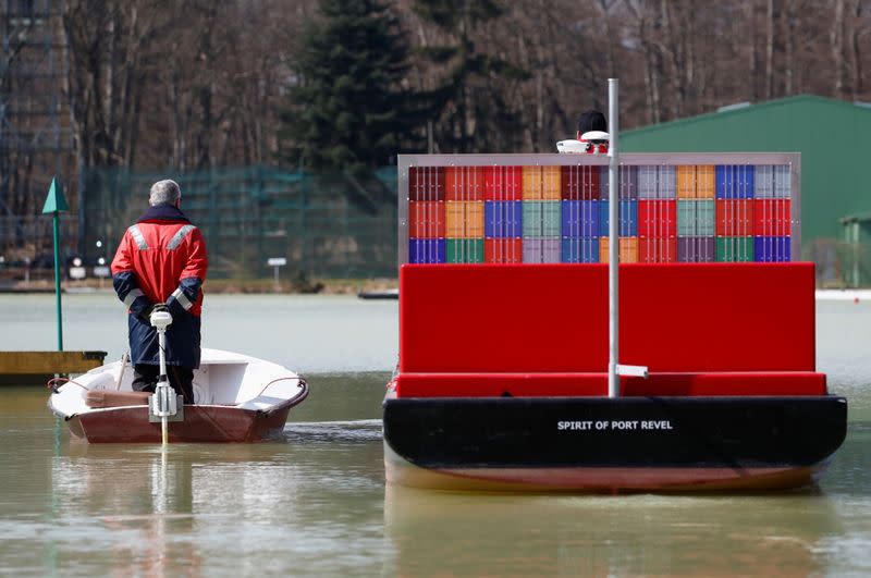 On a French lake, mariners learn how not to get stuck in Suez canal