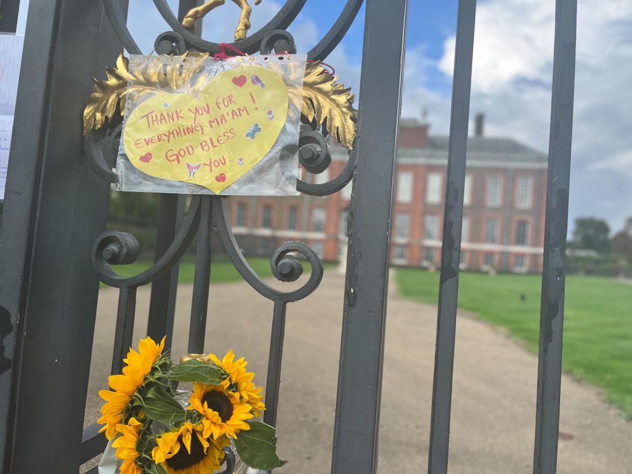 London mourns death of and pays tribute to Queen Elizabeth one day after the monarch’s passing at age 96, just months after celebrating her Platinum Jubilee.