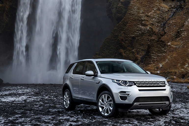 2015_Land_Rover_Discovery_Sport_1