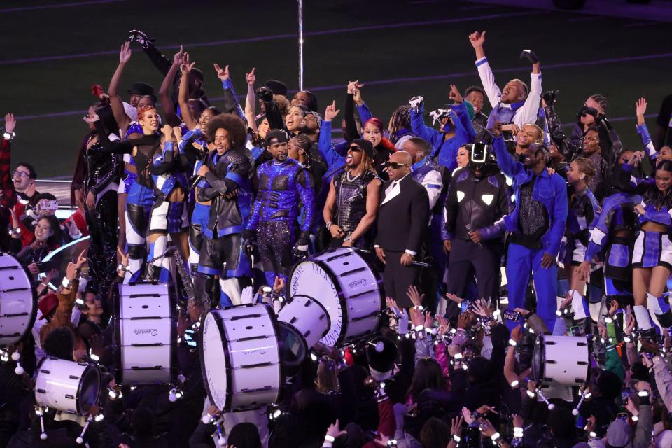 (L-R) Ludacris, Usher, and Lil Jon, Jermaine Dupri, and will.i.am perform onstage during the Apple Music Super Bowl LVIII Halftime Show at Allegiant Stadium on February 11, 2024 in Las Vegas, Nevada. (Photo by Ethan Miller/Getty Images)