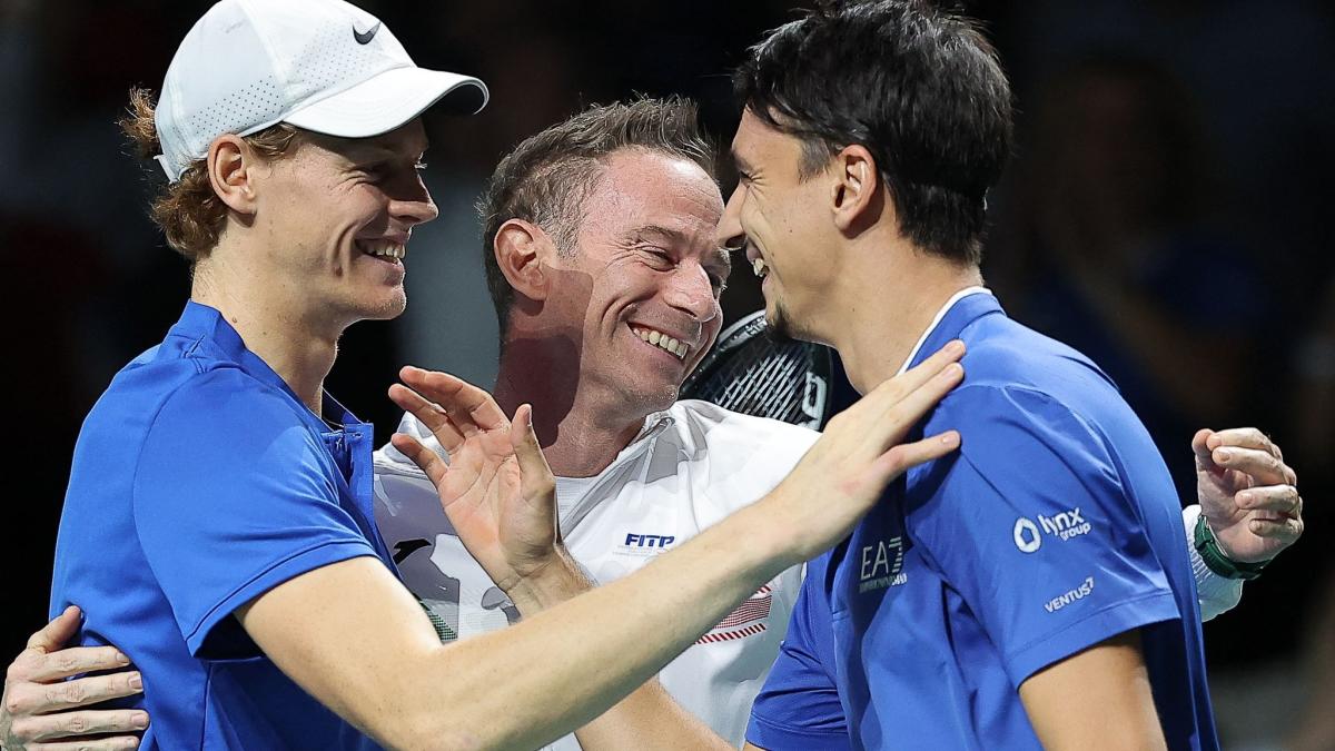 Jannik Sinner Upsets Novak Djokovic to Lead Italy into the Final