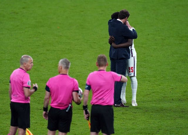 Gareth Southgate consoles Bukayo Saka