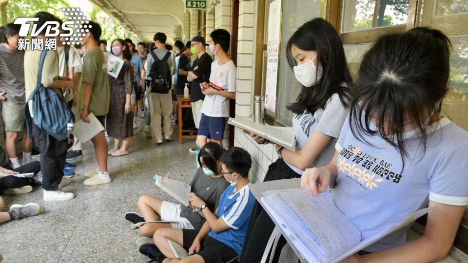 大學分科測驗一連兩天登場。（圖／胡瑞麒攝）