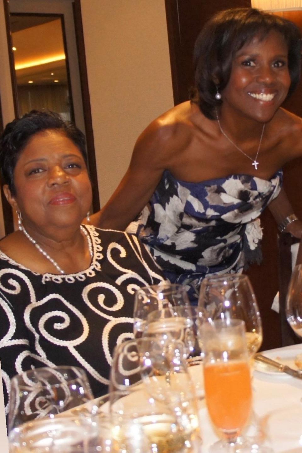 Deborah Roberts Announces Her 'Warm and Inspirational' Sister Has Died of 'Despicable Disease' Dementia