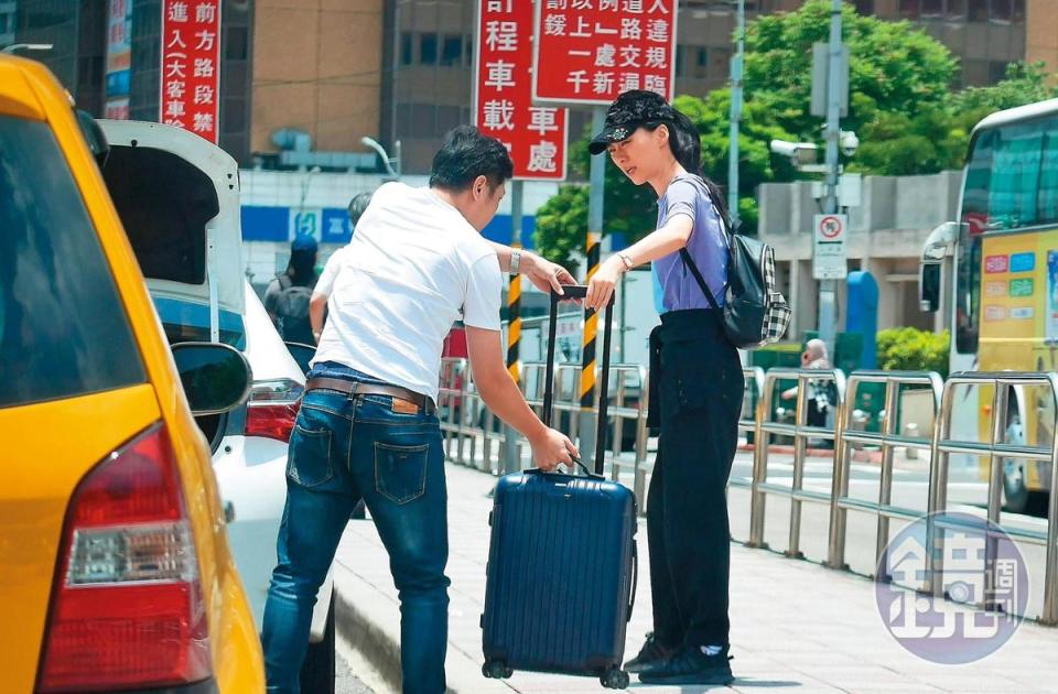 15：39，在趙德胤家睡完11小時後，吳可熙接下來還有工作行程。