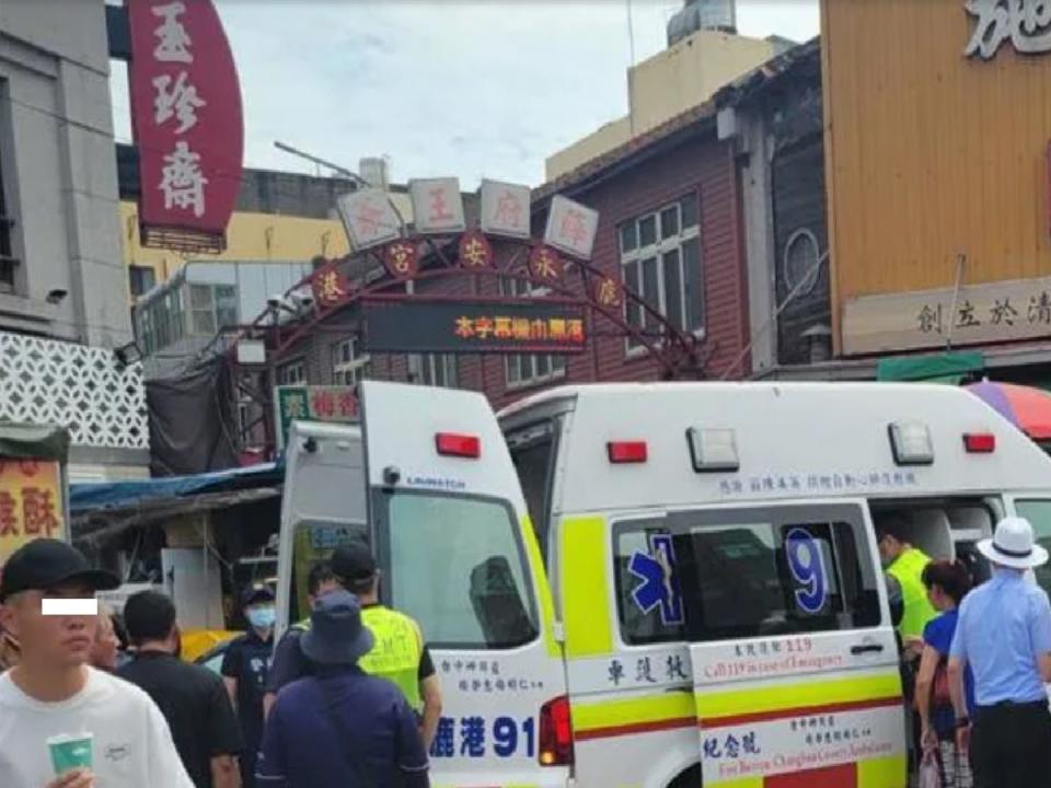 疑煞車失靈惹禍！鹿港玉珍齋天后宮分店，遭自小客衝撞、3人傷。（圖：民眾提供）