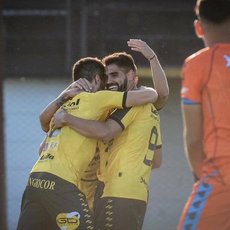 Milton Giménez, en 2019, con la camiseta de Comunicaciones