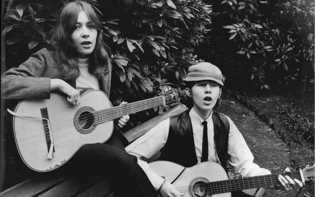 Janet Osborne And Gary Osborne With Guitars In 1965. - ANL/Shutterstock/Shutterstock