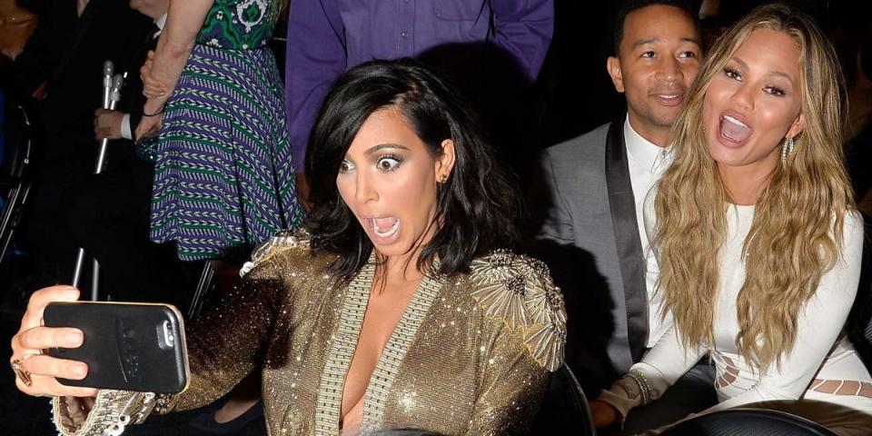 KIm Karadashian selfie Chrissy Teigen John Legend grammys 2015