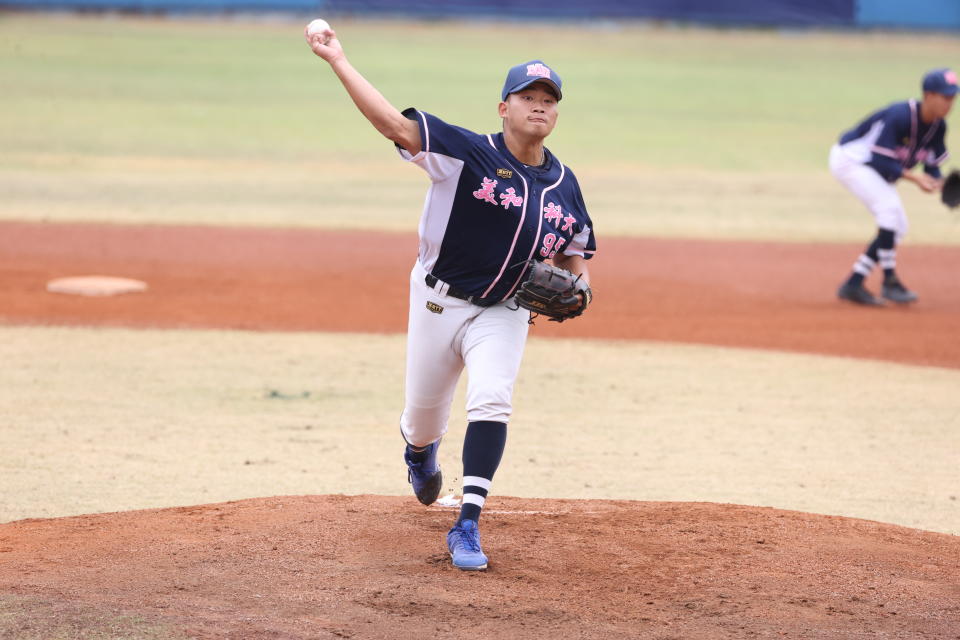 美和科大李家明完投勝。（大專體總提供）