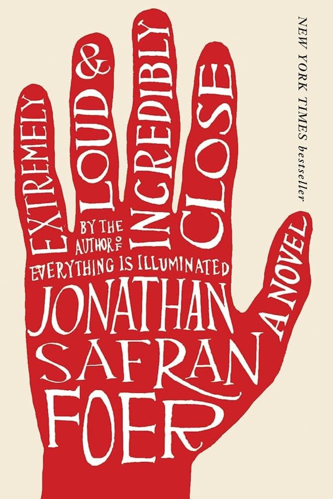 Book cover of "Extremely Loud & Incredibly Close" featuring a red handprint with title text