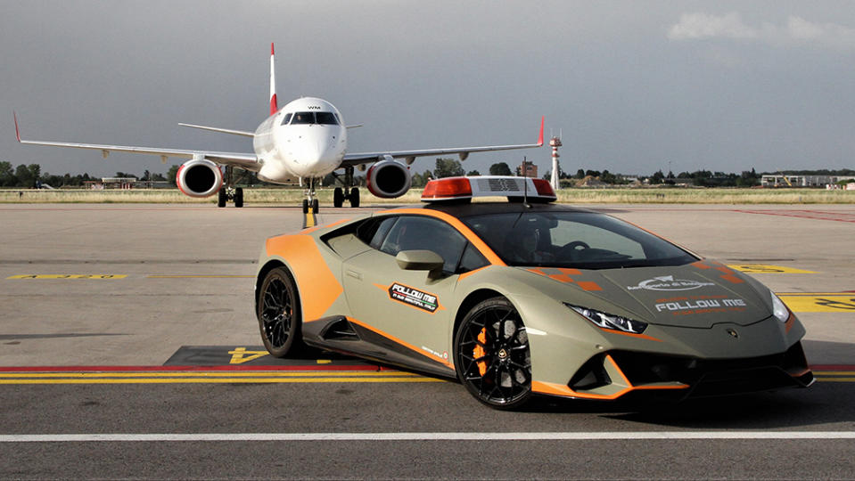 Lamborghini Huracán Follow Me Car