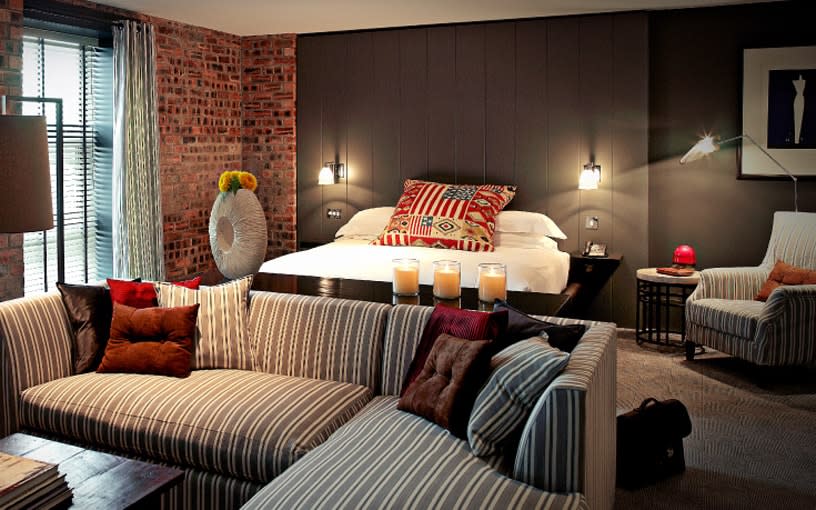 Dakota is a luxurious take on bare brick hipster-chic, which is 15 minutes away from Edinburgh airport.