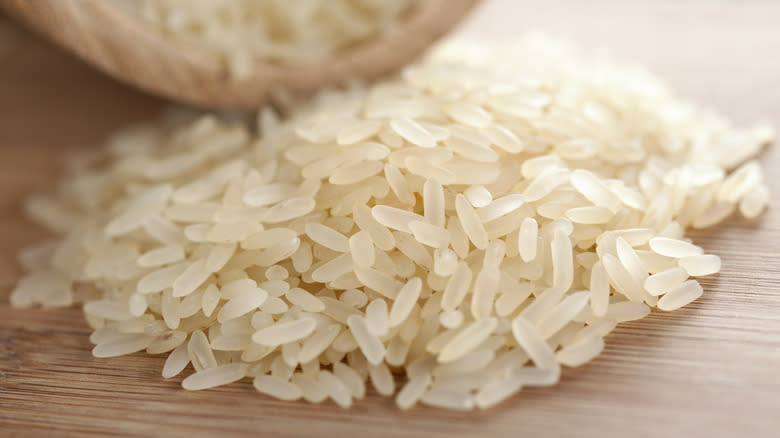 grains of white rice