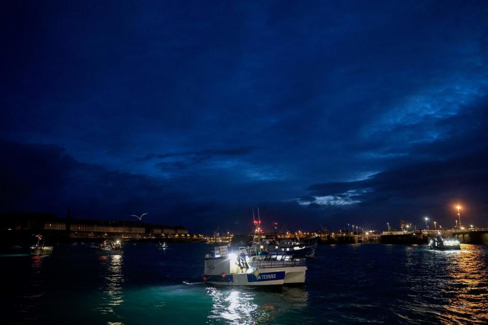French fishing boats block the entrance to the port of Saint-Malo (Sameer Al-Doumy/AFP via Getty Images)