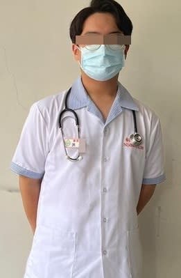 一名20歲的護理生至台中捷運隨機砍人，他就讀的學校護理科主任表示很遺憾，他透露洪嫌曾因在實習中壓力過大申請暫停。   圖：翻攝洪嫌臉書