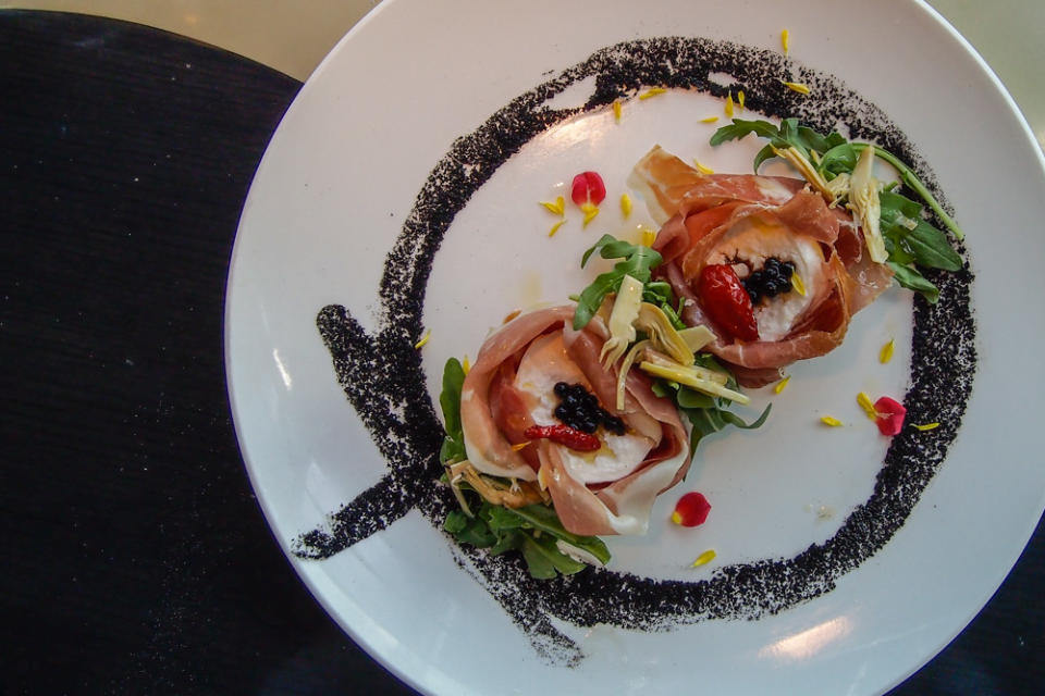 Parma ham and arugula salad (HKD$288). Photo by writer.