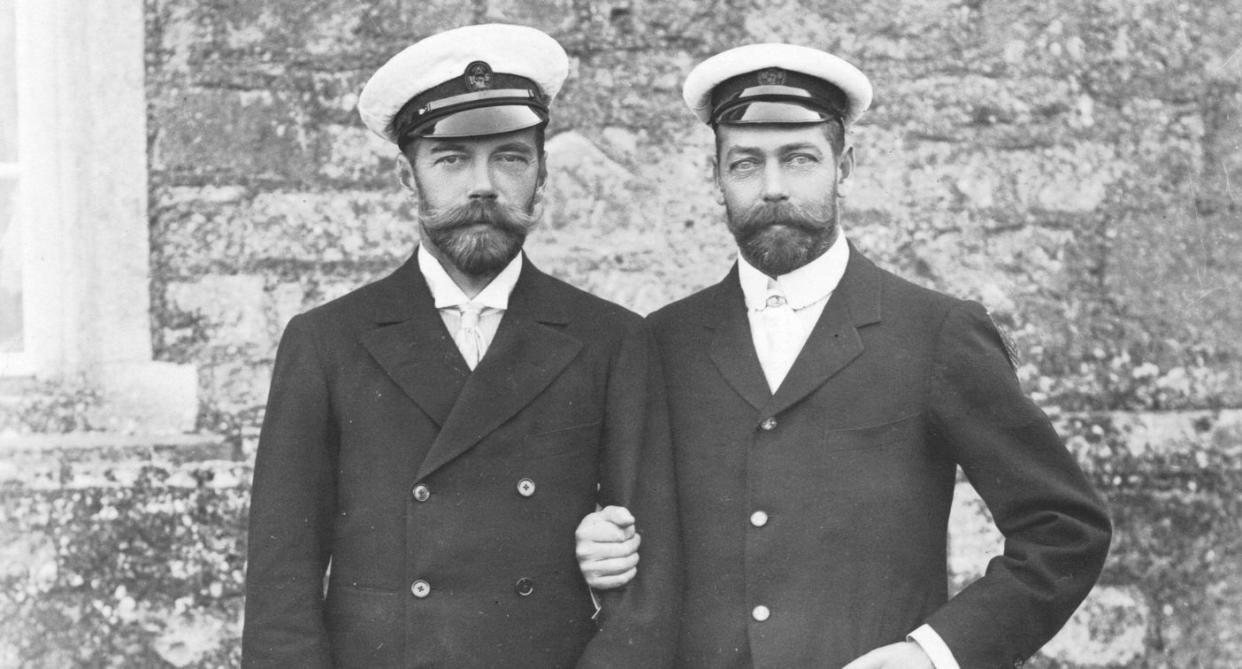 King George V with his maternal cousin Tsar Nicholas II