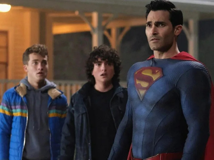 Jordan Elsass, Alex Garfin, Tyler Hoechlin, Elizabeth Tulloch in Superman & Lois