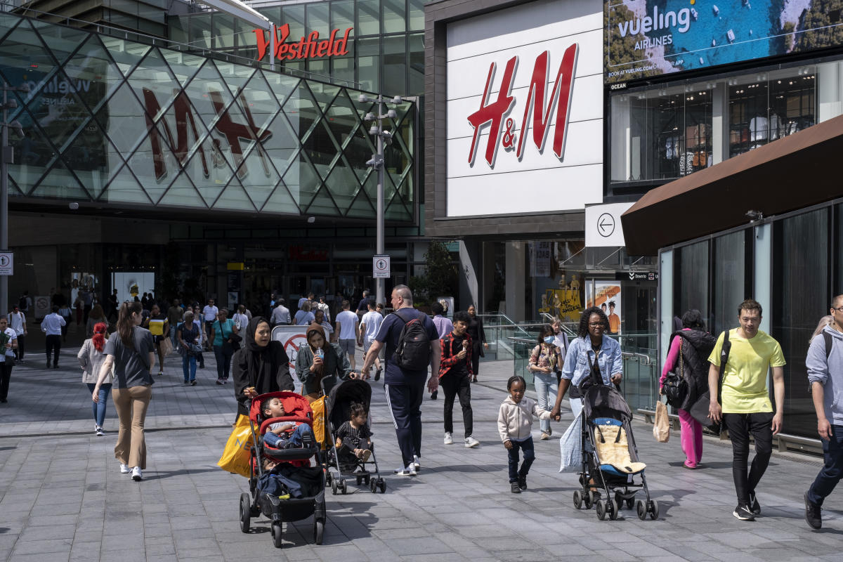 H&M profits soar as shoppers return to high street