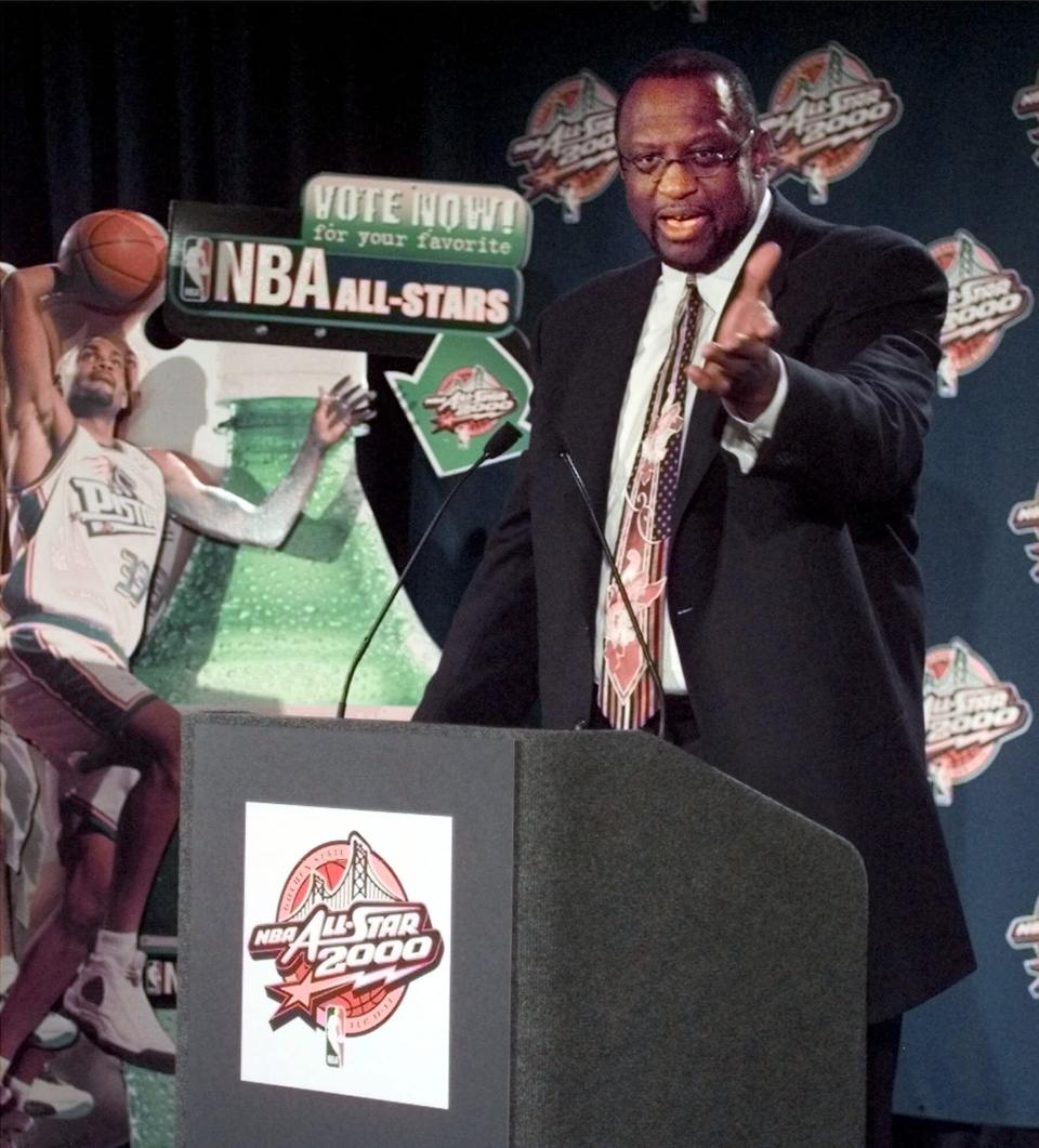 FILE -Former Hall of Fame player and coach Bob Lanier, spokesman for NBA's TeamUp, announces that balloting has begun for the NBA All-Star Game to be played in Oakland in February 2000 Monday, Nov. 15, 1999, in Oakland, Calif. Bob Lanier, the left-handed big man who muscled up beside the likes of Kareem Abdul-Jabbar as one of the NBA’s top players of the 1970s, died Tuesday, May 10, 2022. He was 73.(AP Photo/Paul Sakuma, File)