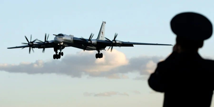 In the early 2000s, due to the lack of strategic aircraft, Russia returned the morally and physically outdated Tu-95 to service, military expert Mykhailo Zhirokhov assures